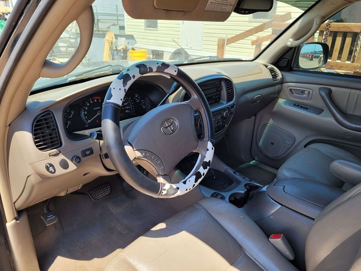 2005-toyota-sequoia-limited-image-10