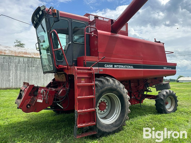 1989-case-ih-1660-image-1