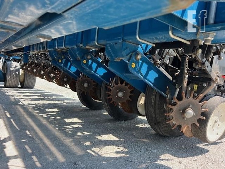 2008-kinze-3800sds-image-78
