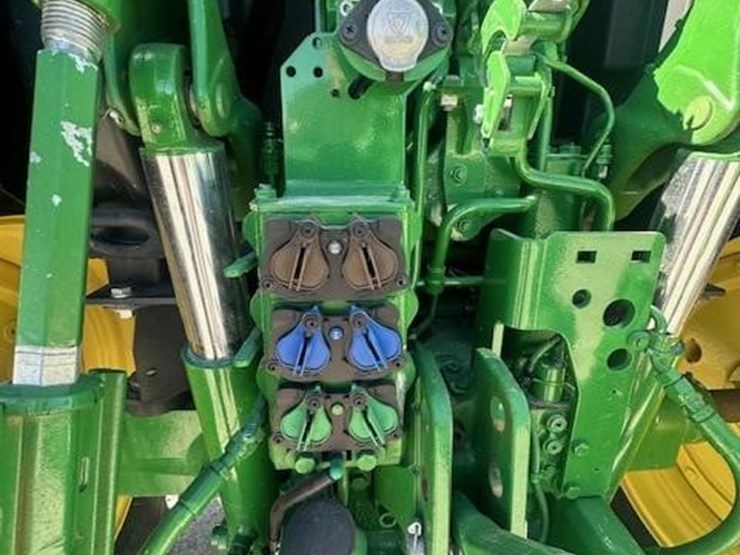 2017-john-deere-6130r-image-4