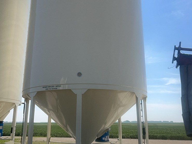concept-7,500-bu.-hopper-bin-with-agi-grainguard-bin-fan,-10-hp-3-phase-electric-motor-image-17