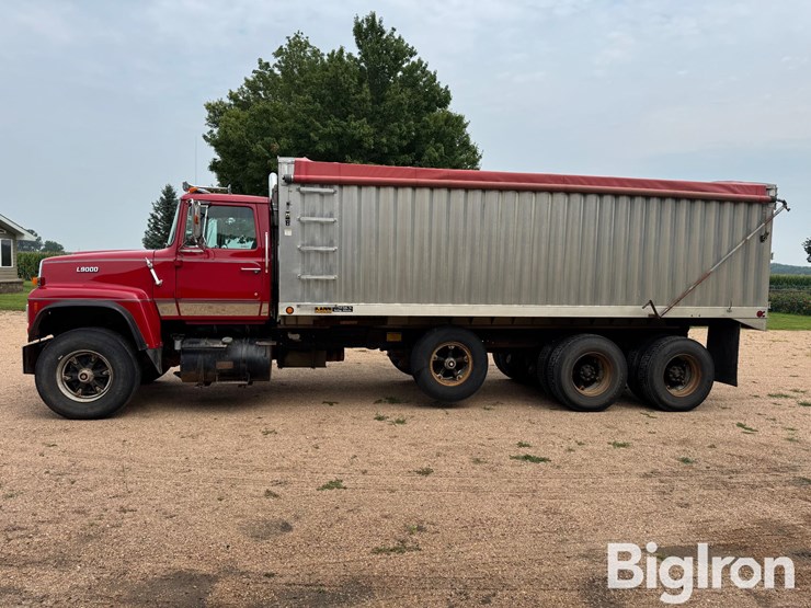 1987-ford-lt9000-image-8
