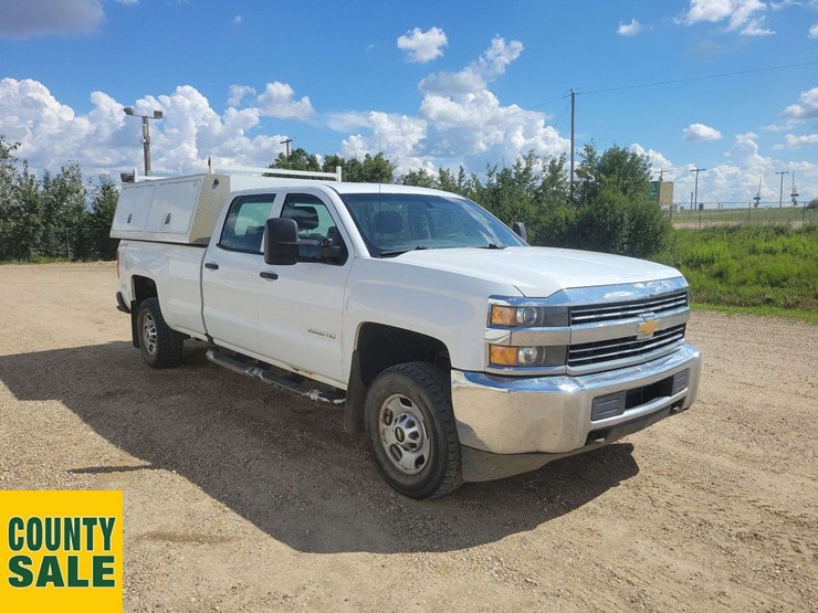 2017-chevrolet-silverado-2500hd-image-4
