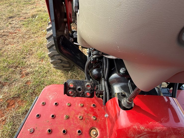 case-ih-farmall-35a-image-21