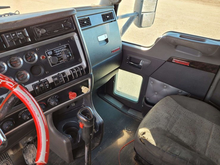 2009-kenworth-t600-image-10