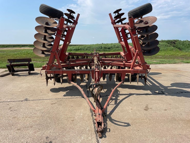 massey-ferguson-820-image-2