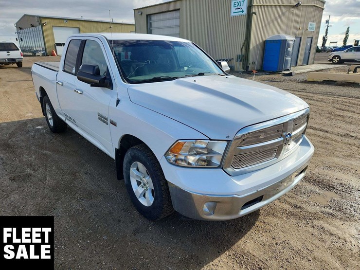 2014-ram-1500-slt-image-2