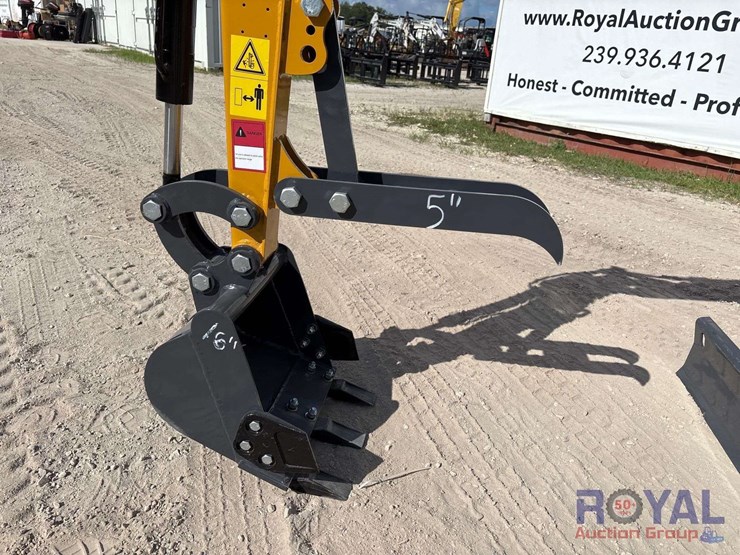 unused-2025-cfg-mx12rx-mini-excavator-image-7