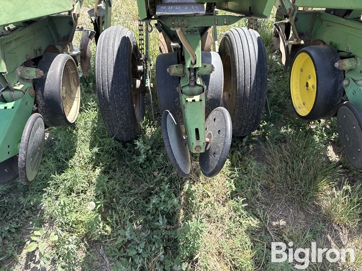 john-deere-7000-image-16