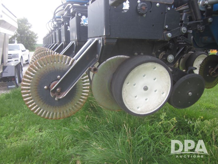 2010-kinze-3660-image-25