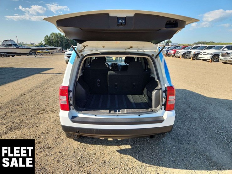 2014-jeep-patriot-image-18