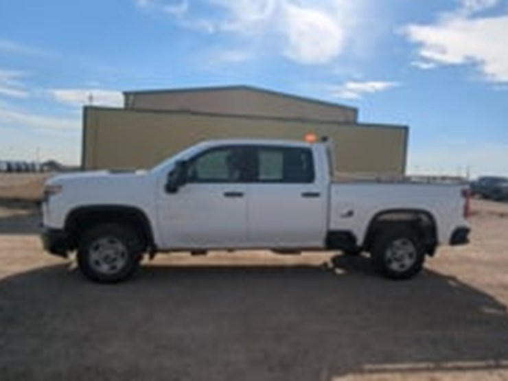 2020-chevrolet-silverado-2500hd-image-5