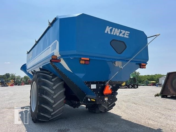 2014-kinze-1100-image-7