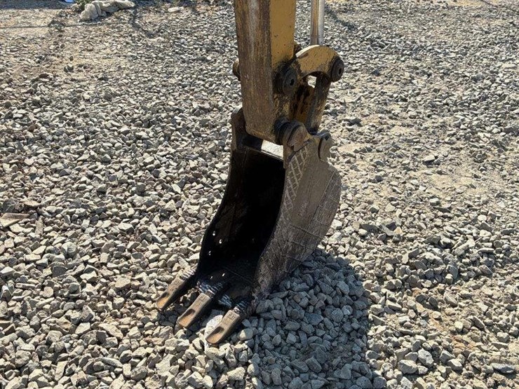 2014-caterpillar-304e2-cr-image-9