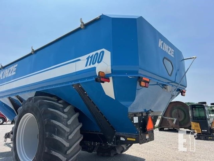 2014-kinze-1100-image-31