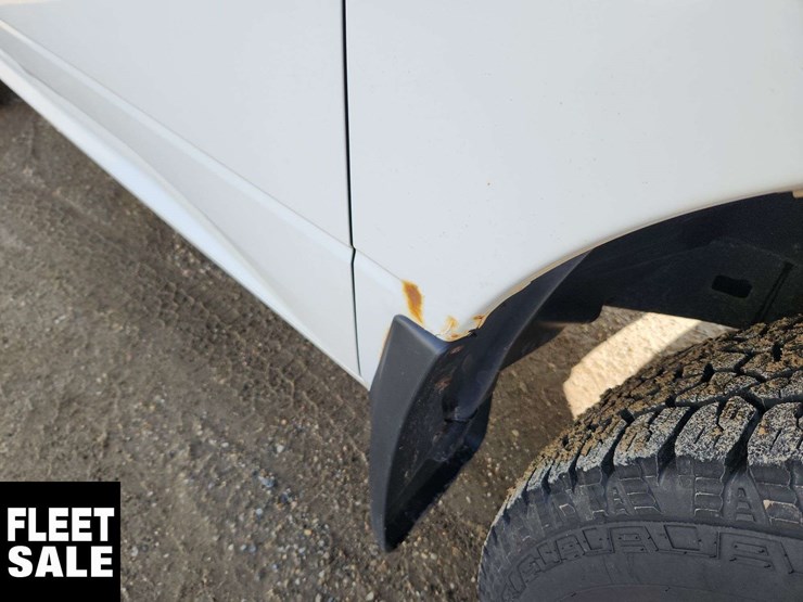 2013-ram-1500-slt-image-26