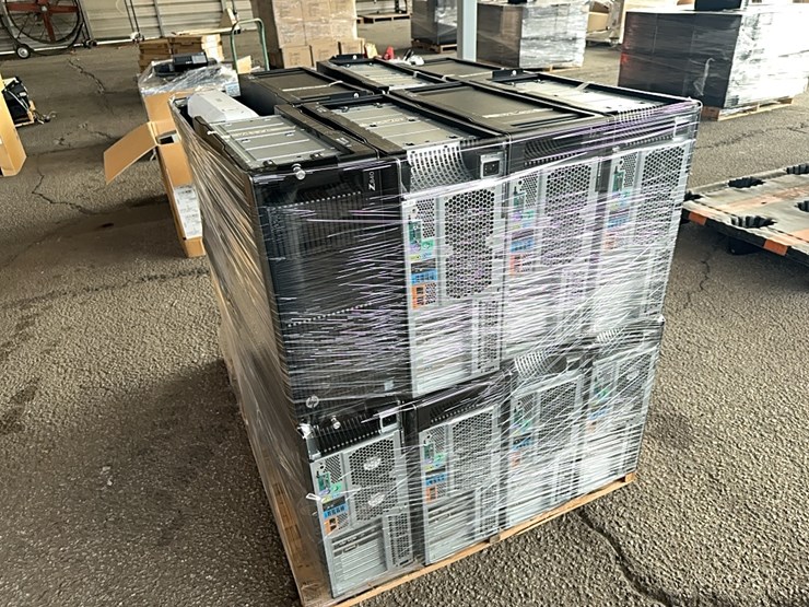 hp-z840-workstations-,-comouters-and-key-boards-and-cables-image-3