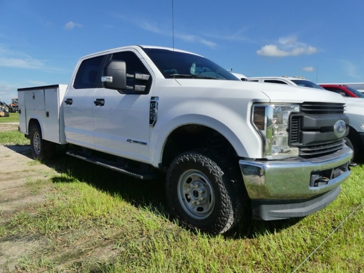 2019-ford-f250-xl-image-2