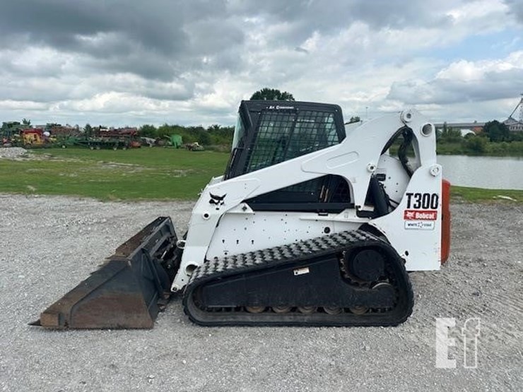2008-bobcat-t300-image-2