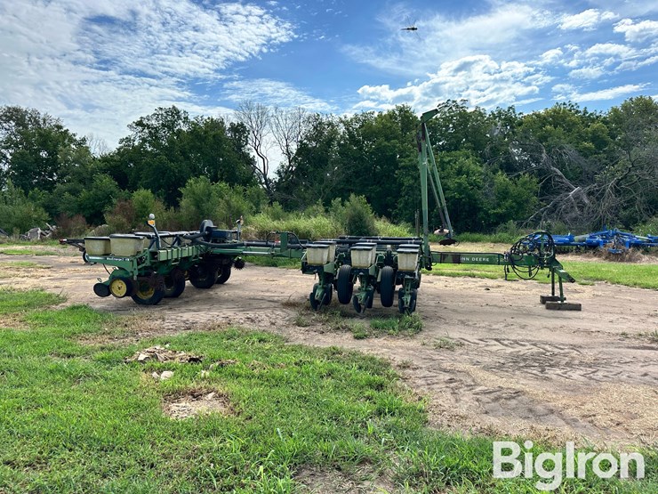 john-deere-7200-image-4