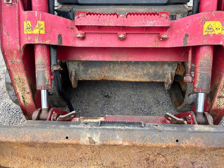 takeuchi-tl12v2-image-9