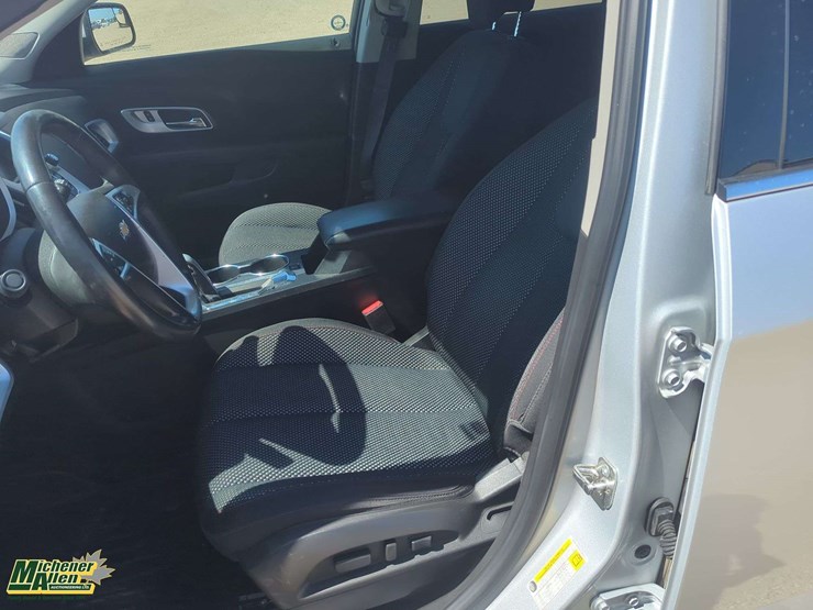 2012-chevrolet-equinox-lt-image-12