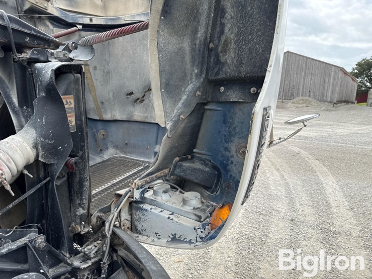 2002-kenworth-t600-image-15