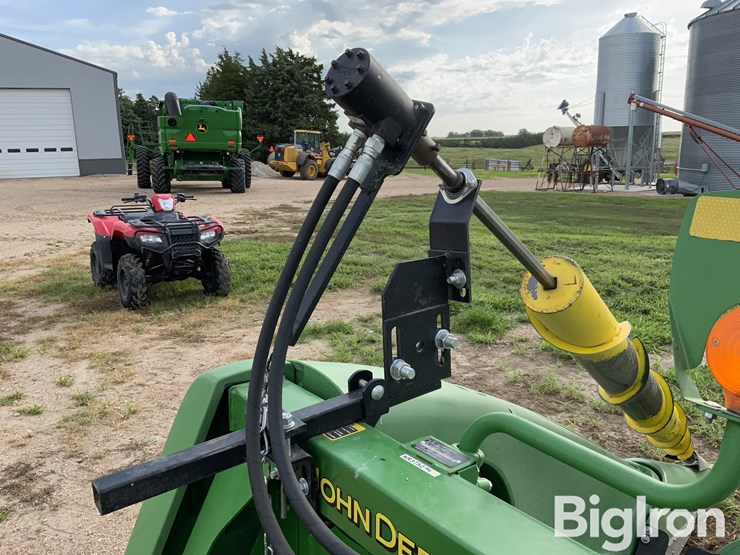 2017-john-deere-608c-image-14