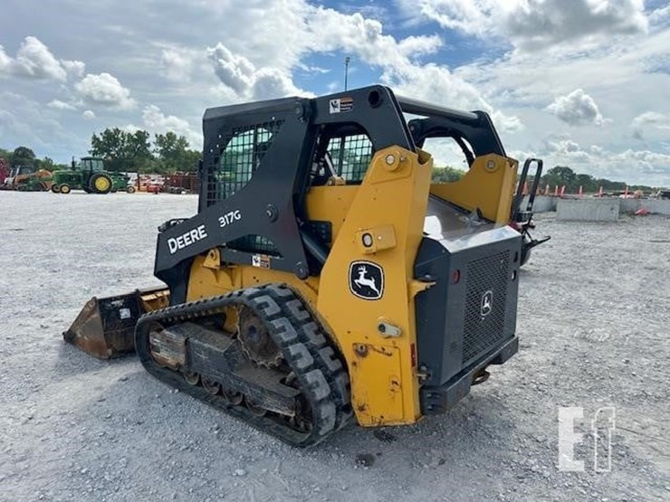 deere-317g-image-3