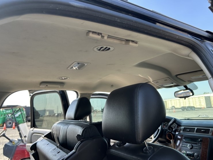 2012-chevrolet-tahoe-lt-image-28