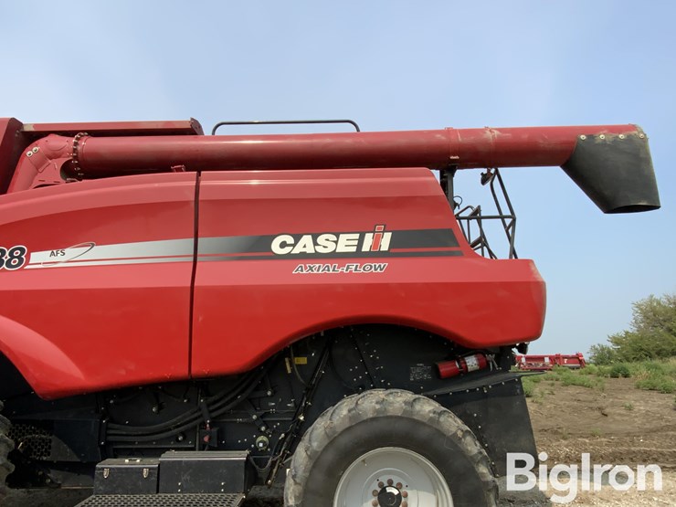 2011-case-ih-5088-image-12
