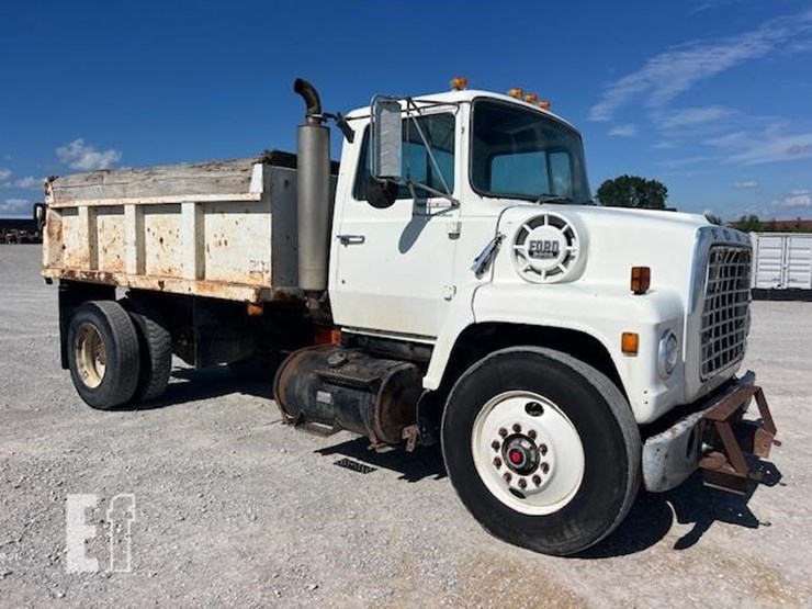 1987-ford-9000-image-1
