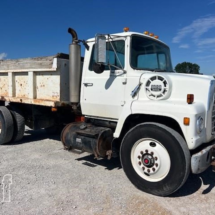 1987 FORD 9000