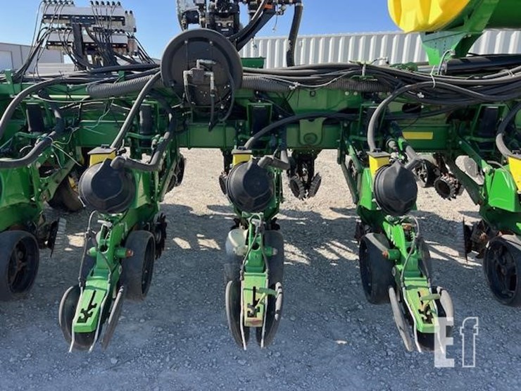 2009-john-deere-1770nt-image-67