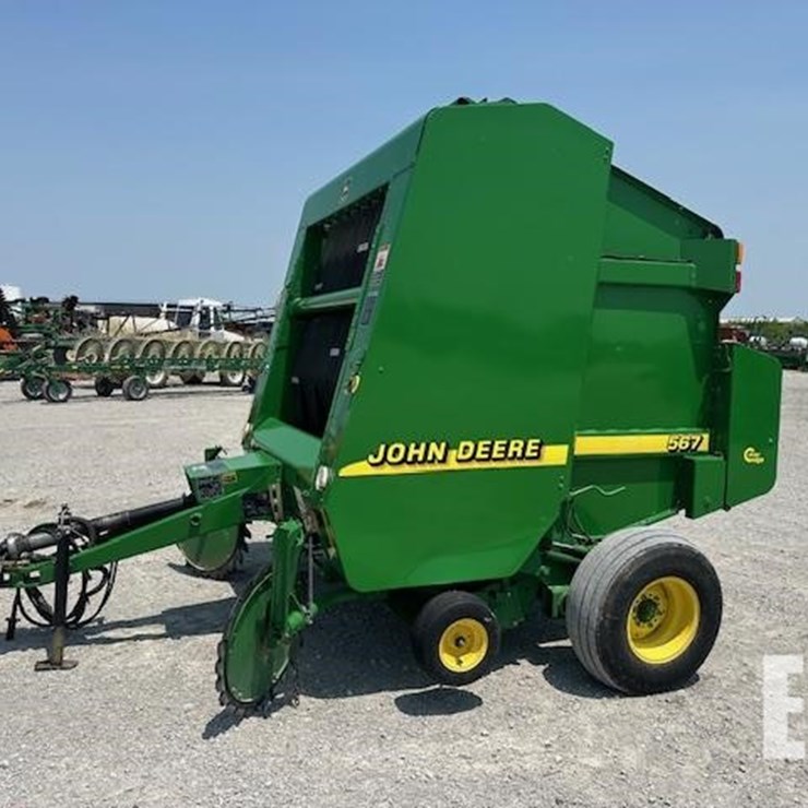 2001 JOHN DEERE 567