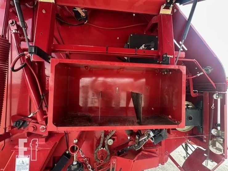 2010-new-holland-br7090-image-18