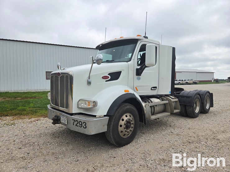 2016-peterbilt-567-image-1