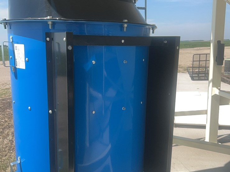 concept-7,500-bu.-hopper-bin-with-agi-grainguard-bin-fan,-10-hp-3-phase-electric-motor-image-33