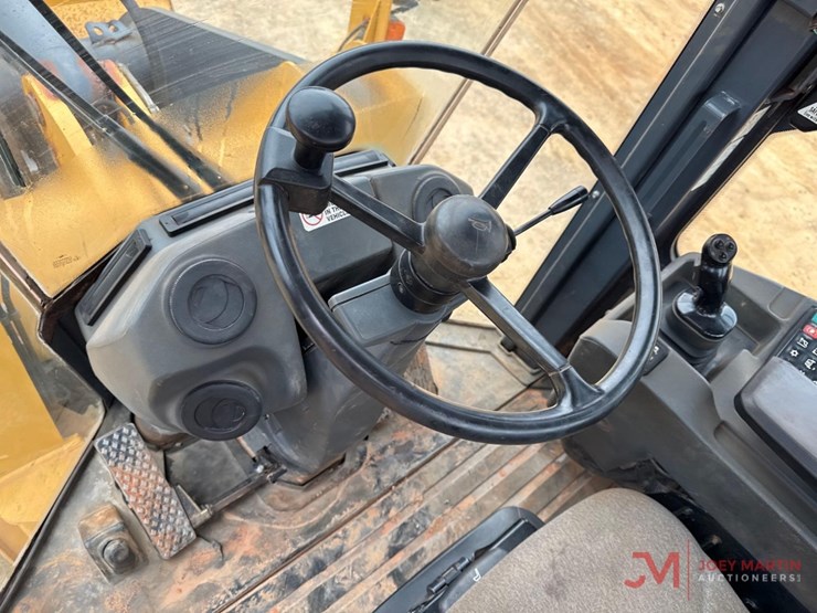 2016-deere-544k-image-19
