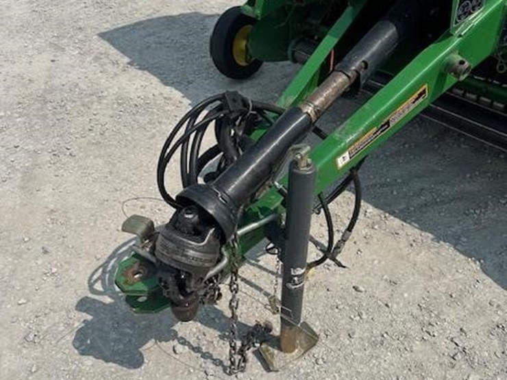 2009-john-deere-568-image-9