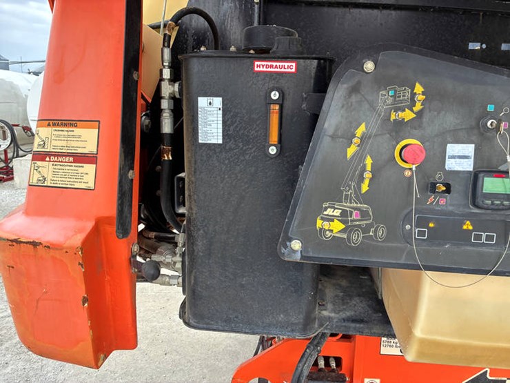 jlg-600s-image-49