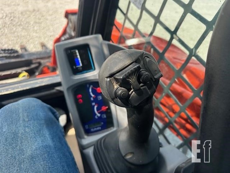 2018-kubota-svl95-2s-image-14