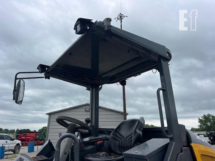 2020-deere-204l-image-18