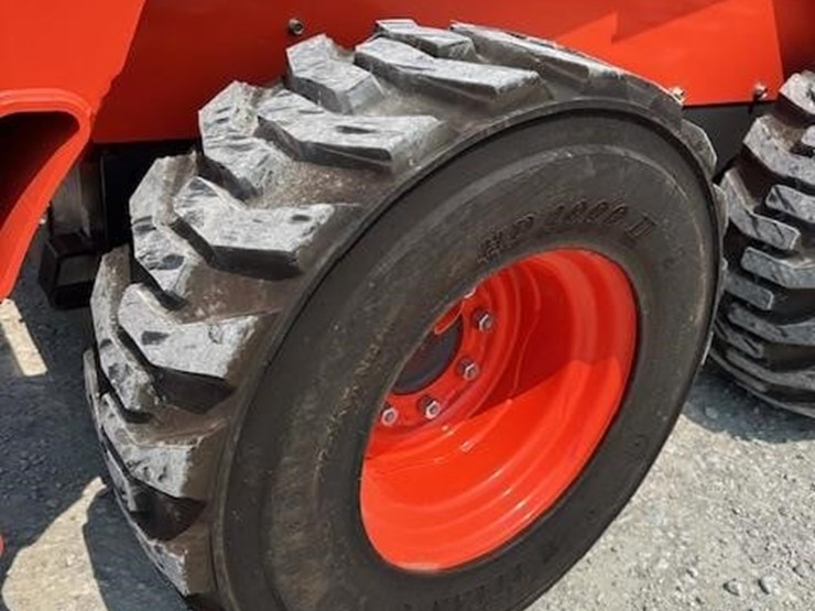 2023-kubota-ssv75-image-9