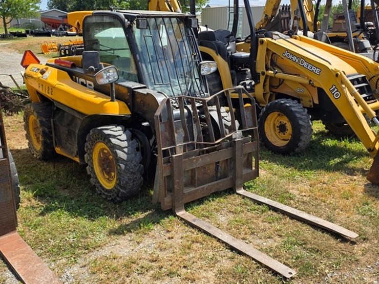 2011-jcb-515-40-image-1