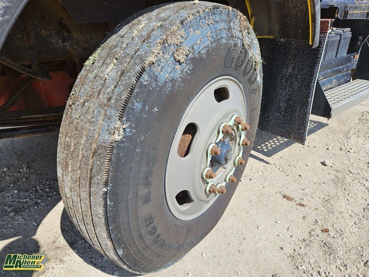 2010-kenworth-t800-image-25