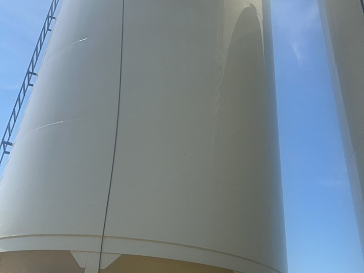 concept-5,000-bushel-hopper-bin,-fully-equipped-with-agi-grainguard-bin-fan-with-7.5-hp-three-phase-electric-motor-image-70