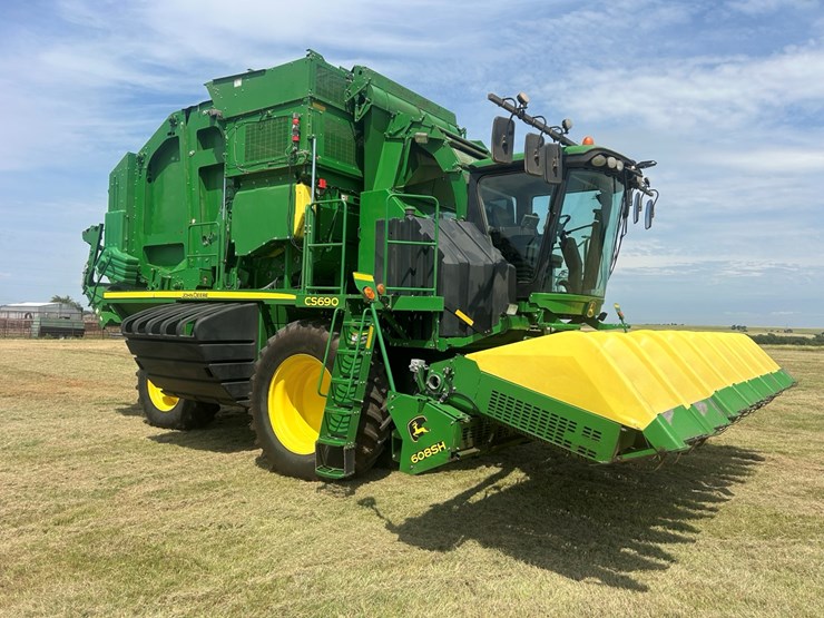2016-john-deere-cs690-image-1