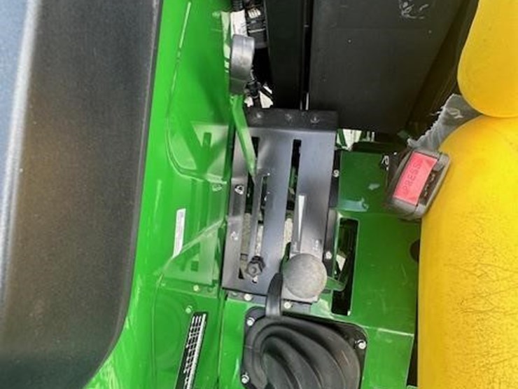 2023-john-deere-5050e-image-21