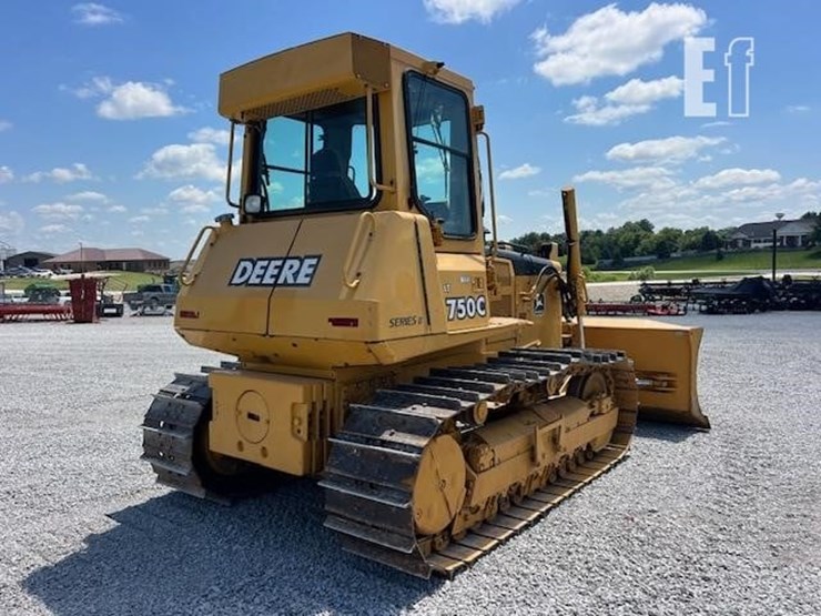 2000-deere-750c-lt-ii-image-4